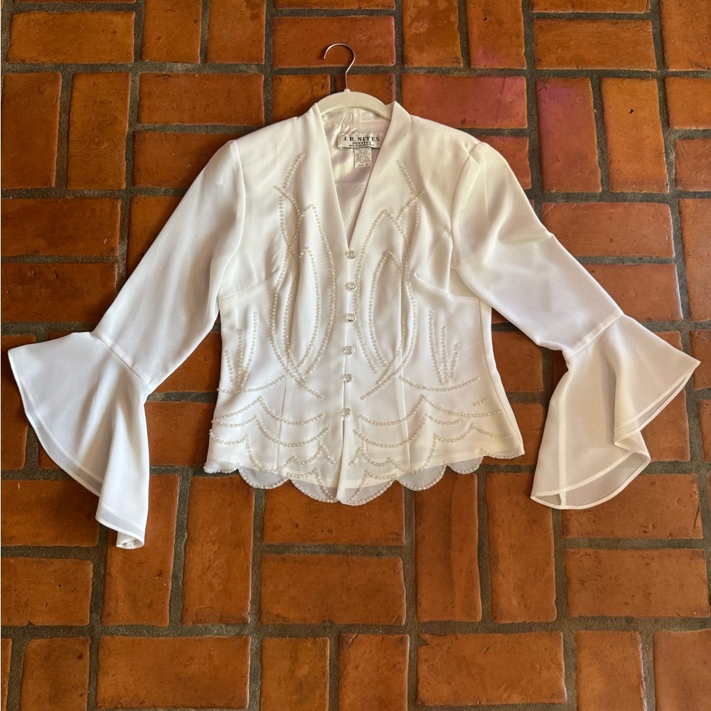 Elegant White Women's Top with Flared Sleeves